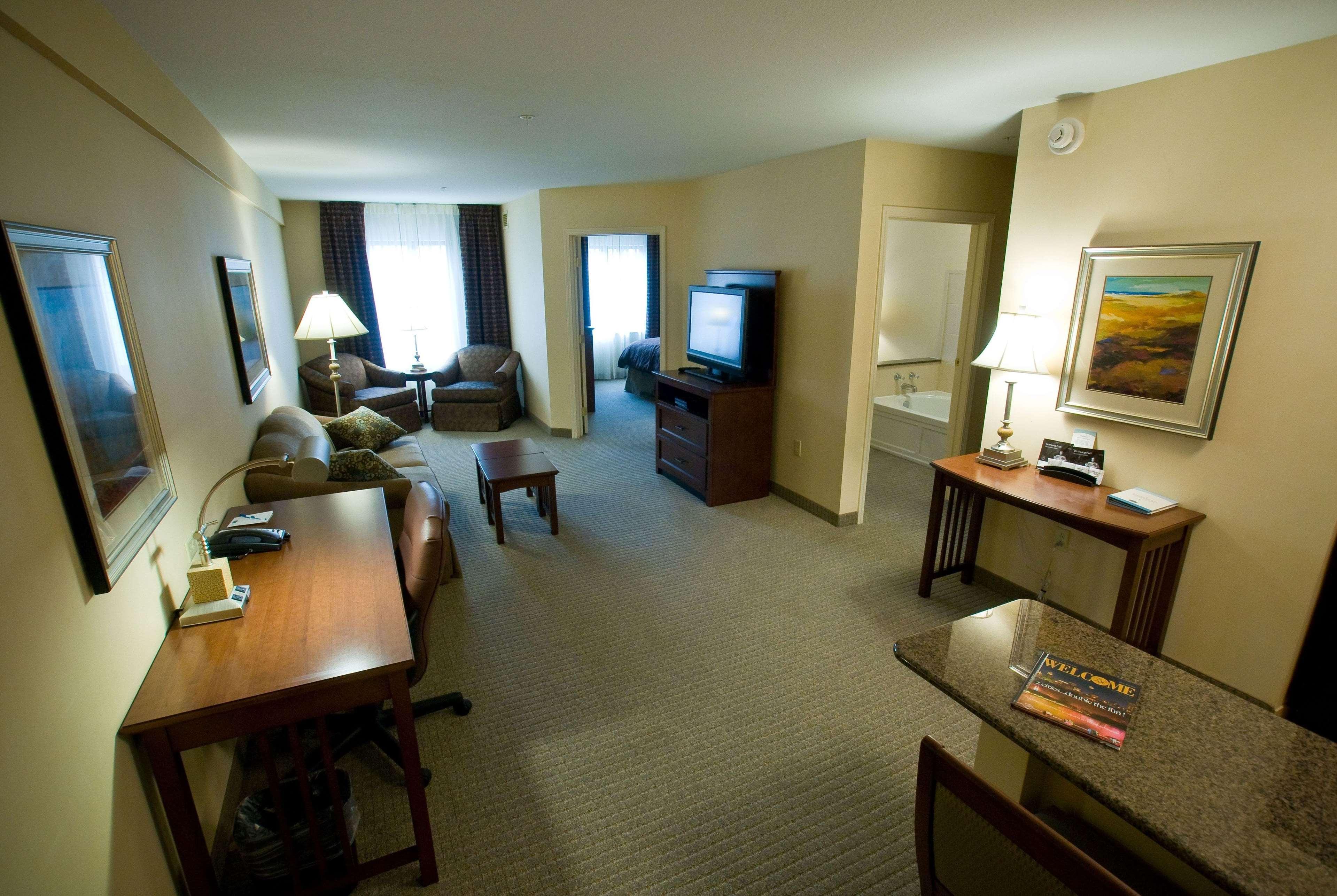 Hawthorn By Wyndham Buffalo Airport 3*