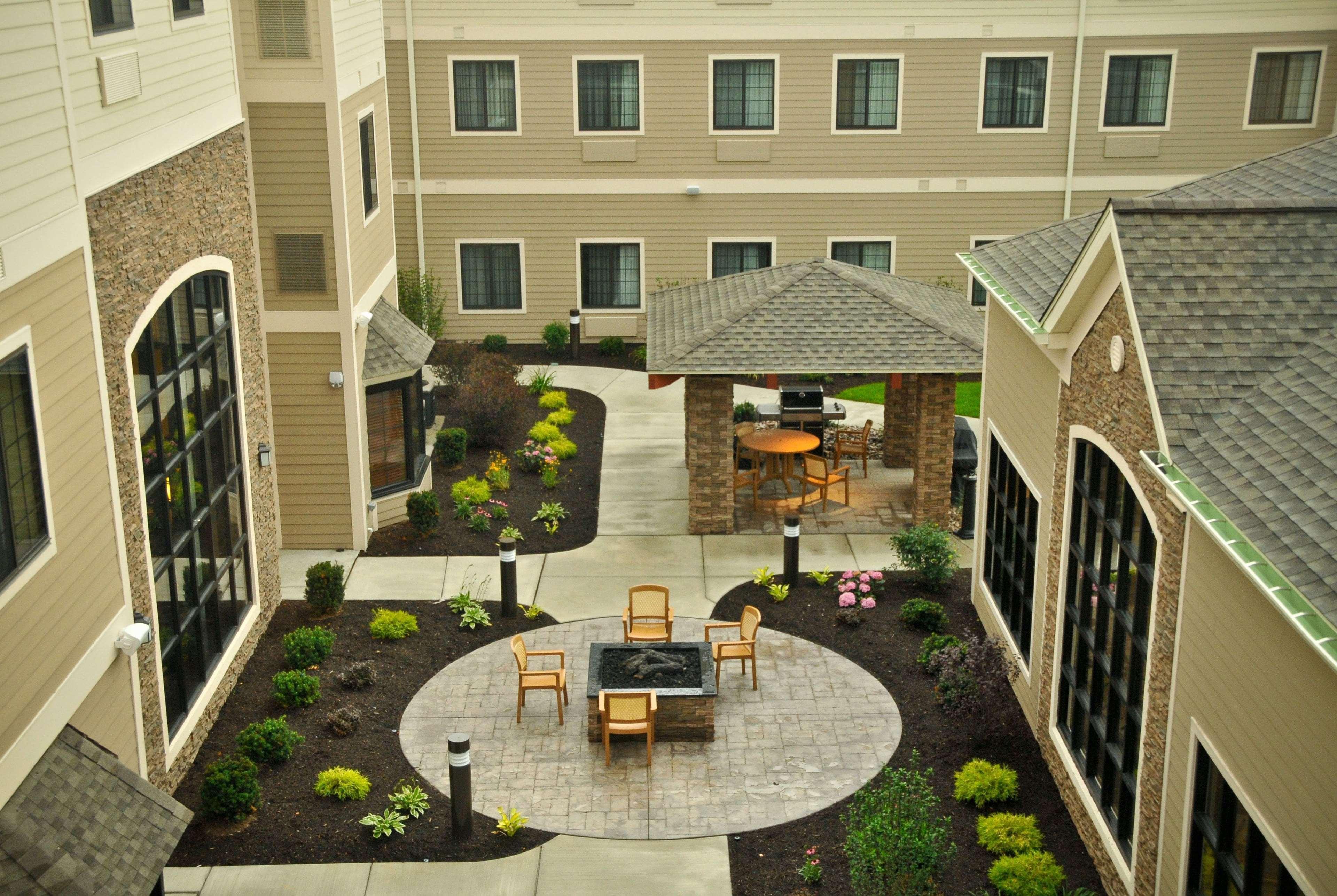 Hawthorn By Wyndham Buffalo Airport Hotel 3*
