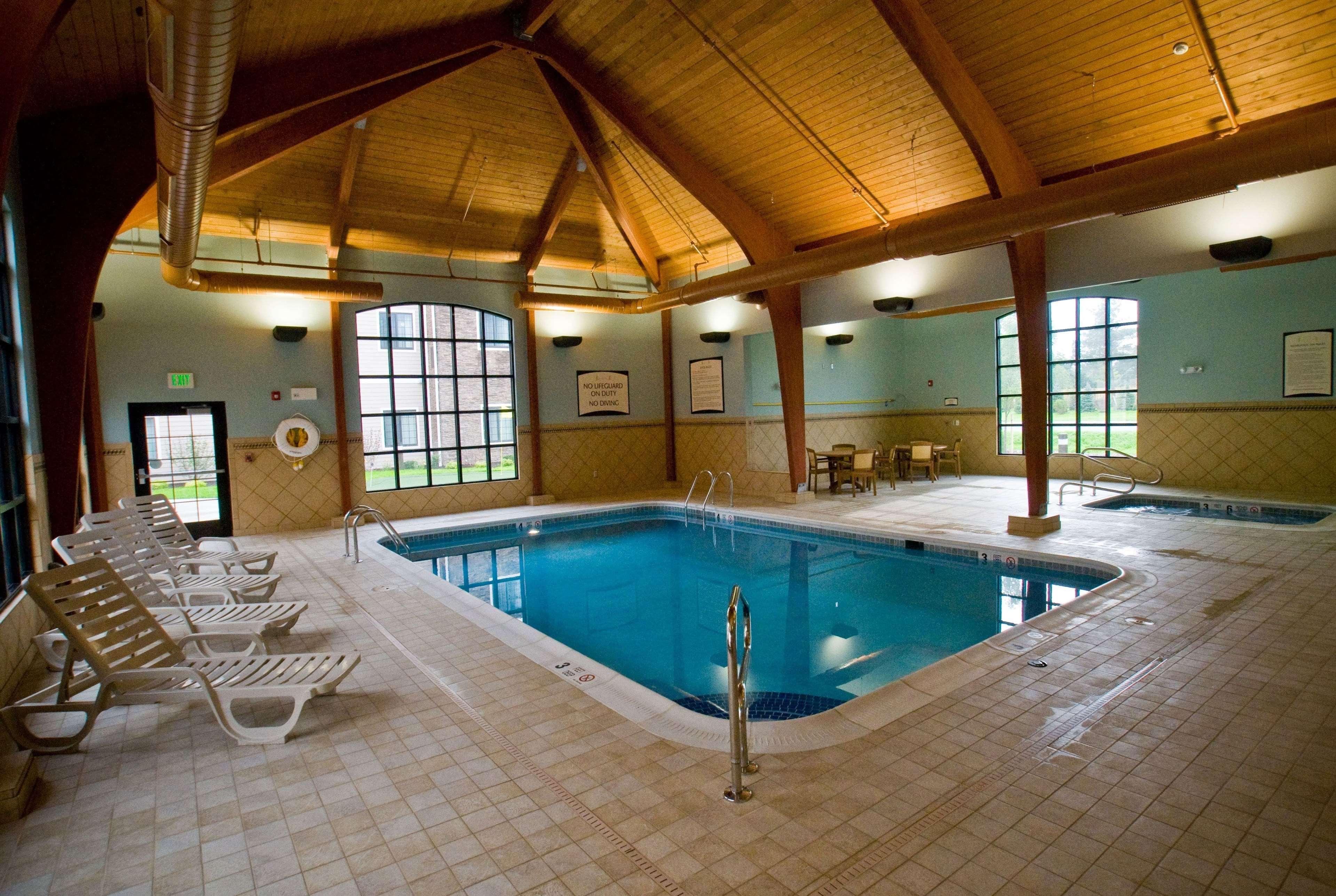 Hawthorn By Wyndham Buffalo Airport Hotel 3*