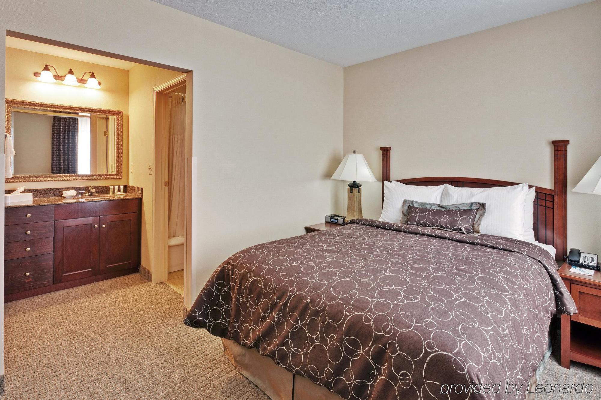 Hawthorn By Wyndham Buffalo Airport Williamsville