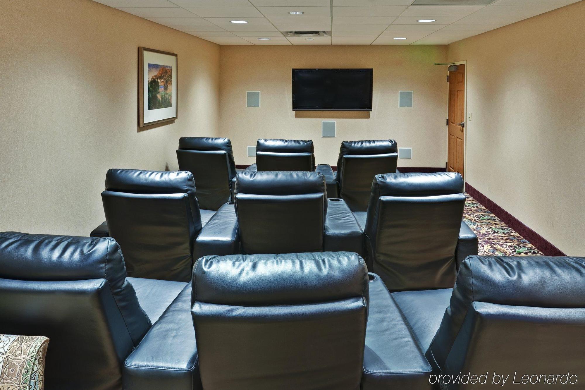 Hotel Hawthorn By Wyndham Buffalo Airport