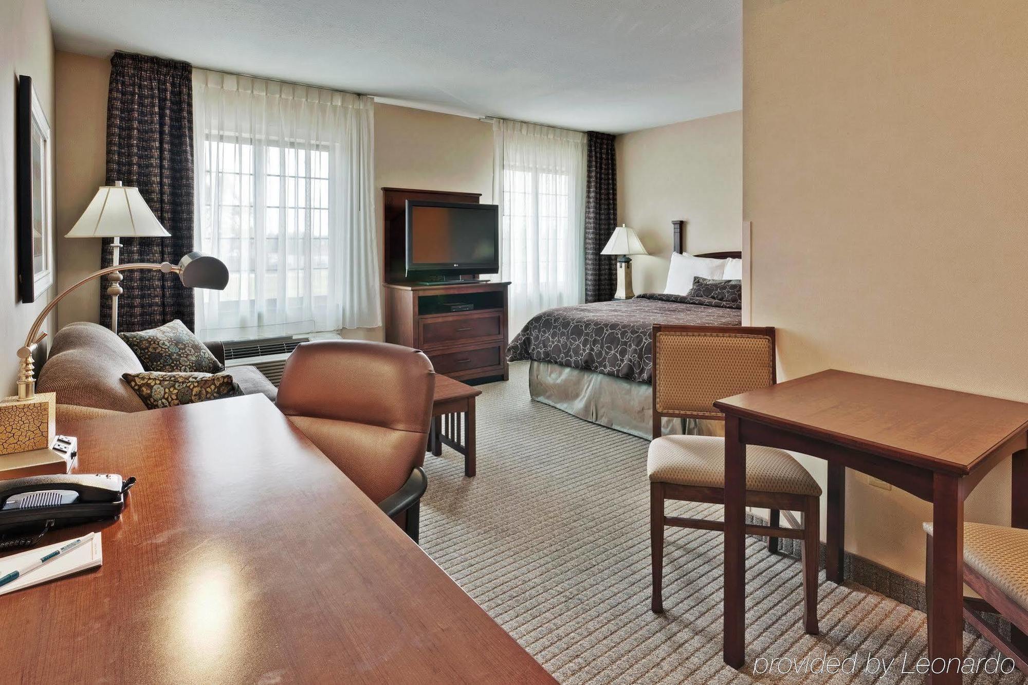Hawthorn By Wyndham Buffalo Airport Hotel 3*